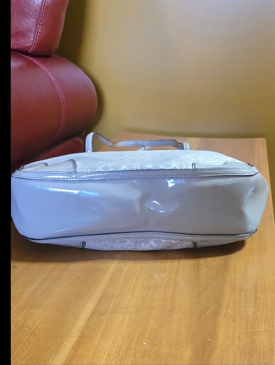 Coach Bag Poppy Metallic Beige Gold Signature C Patent Leather Canvas - Picture 7 of 16